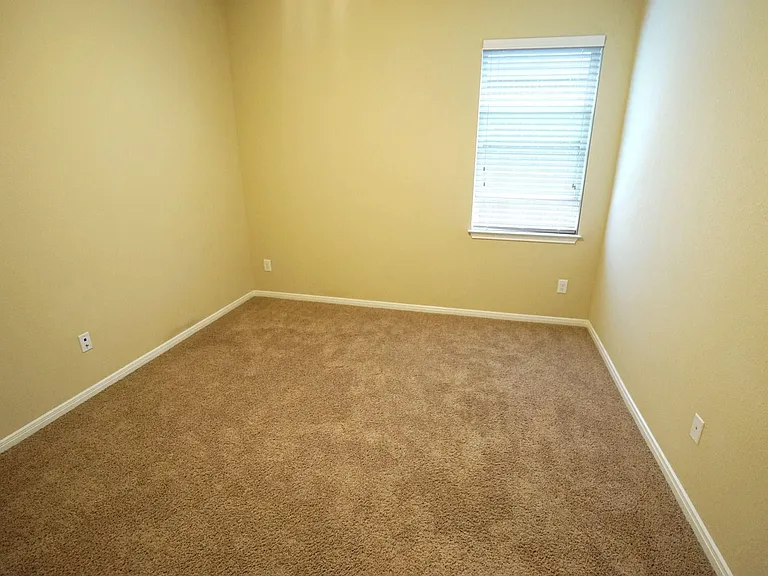 1067 Cedar Lake Ct — Photo 30