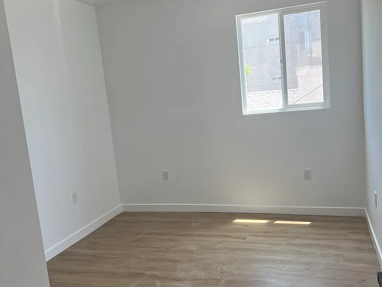 963 N Serrano Ave #1/2 — Photo 13