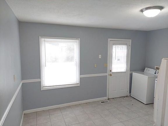 4th image of 3614 Donald Ave