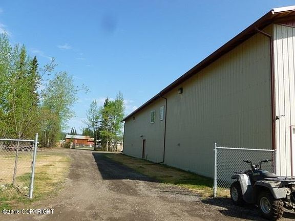 3rd image of 2745 Hanson Rd
