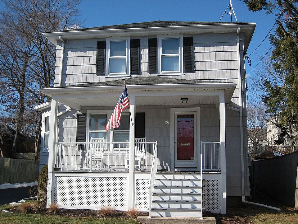 Great spacious home on quiet dead-end street!