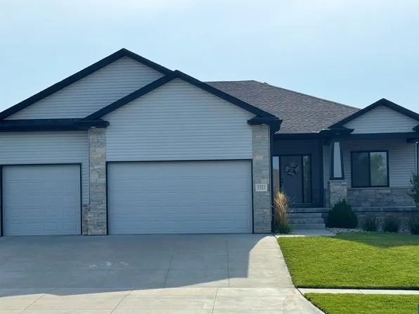 1231 W Lander Dr, Lincoln, NE 68521