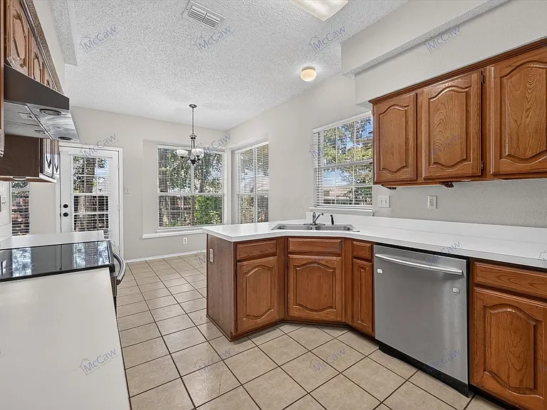 7845 Ember Oaks Dr — Photo 6