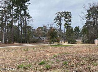 400 Hawthorne Rd, Trent Woods, NC 28562