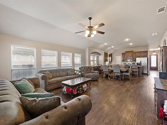 2nd image of 213 Eastbrook Dr