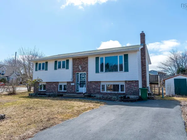 34 A Stuart Harris Dr, Halifax, NS B2W 5E5