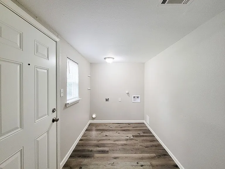 5606 Willow Glen Dr — Photo 27