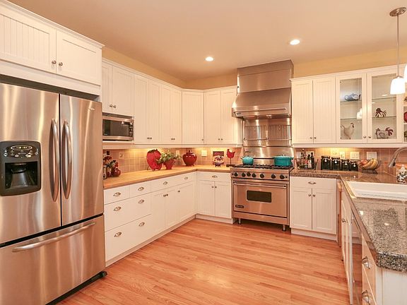 5th image of 176 N Milton Ave