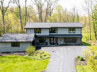 28750 S Woodland Rd, Pepper Pike, OH 44124