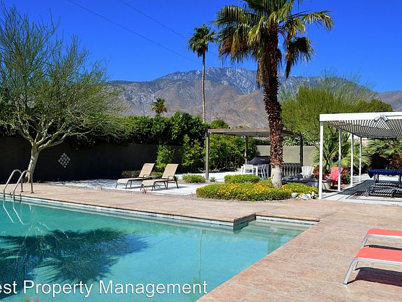 3rd image of 915 E Janet Cir