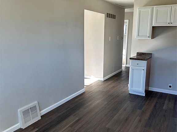 4th image of 7711 Ellington Dr