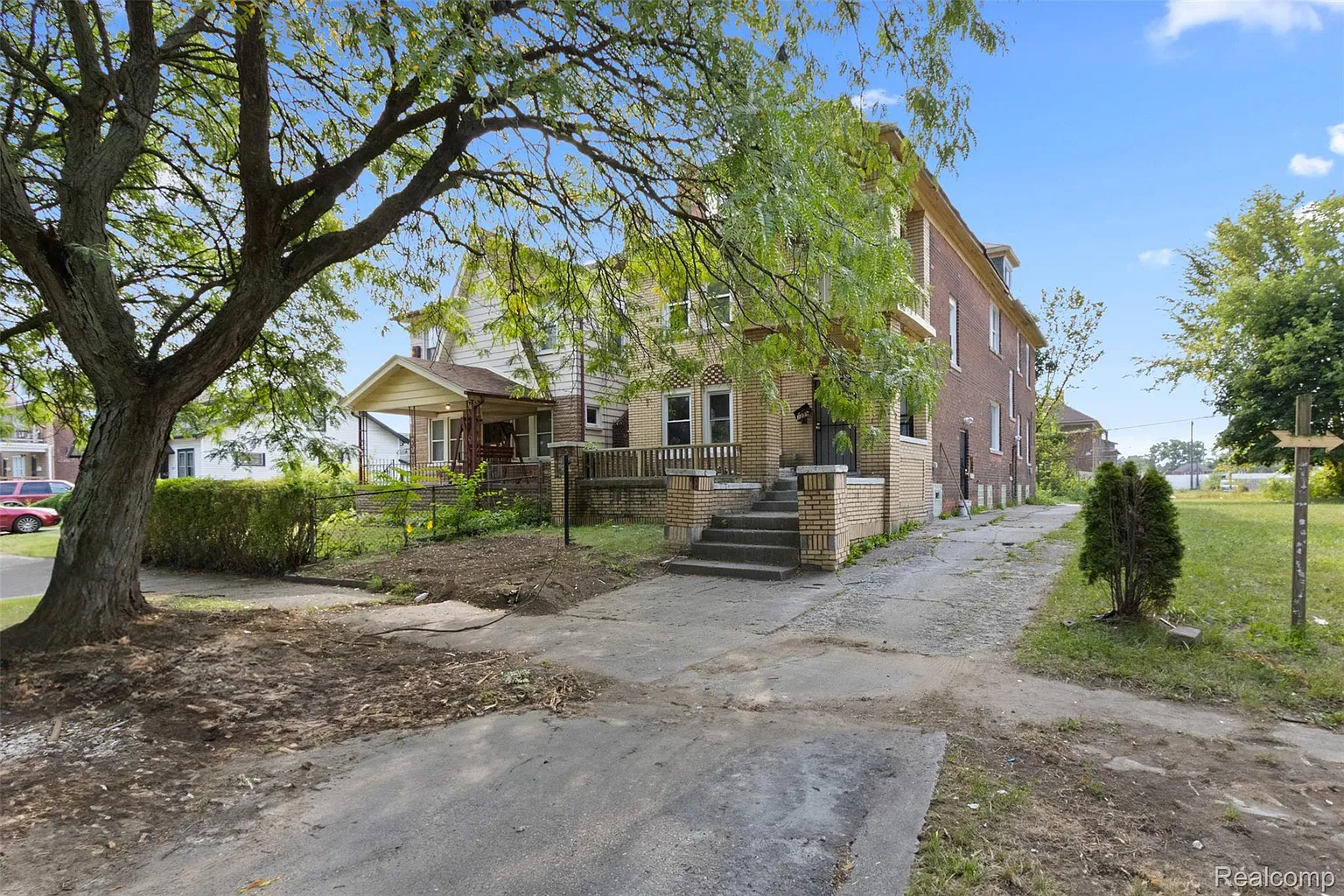 2279-2281 W Grand St photo 1