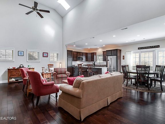 5th image of 13016 Hampshire Bay Ln