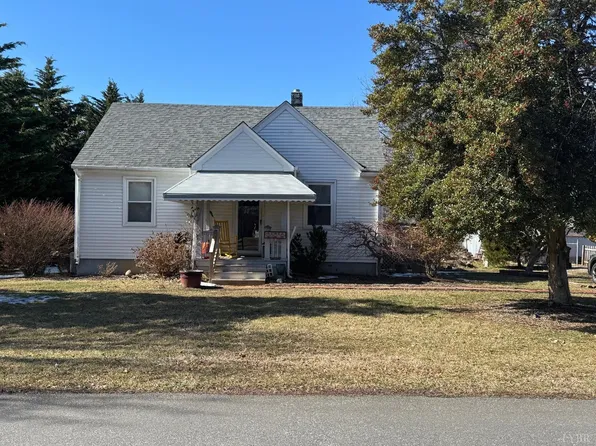 101 Mountain View Dr, Lynchburg, VA 24502