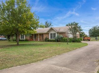 208 Towne West Dr, Lorena, TX 76655
