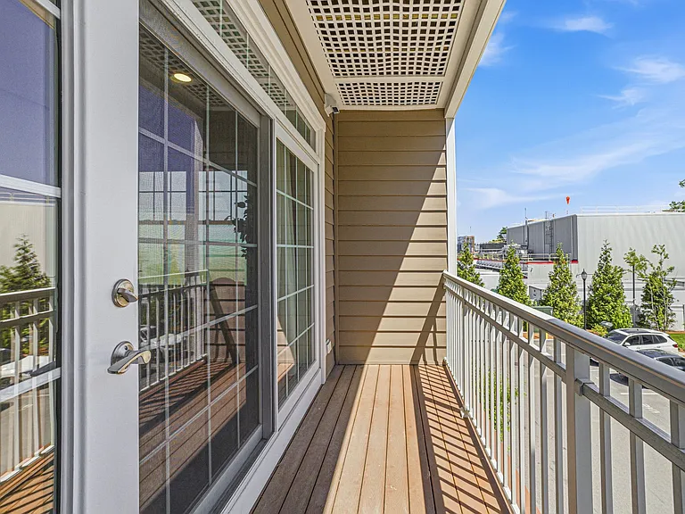 320 Middlesex Ave #D208 — Photo 34