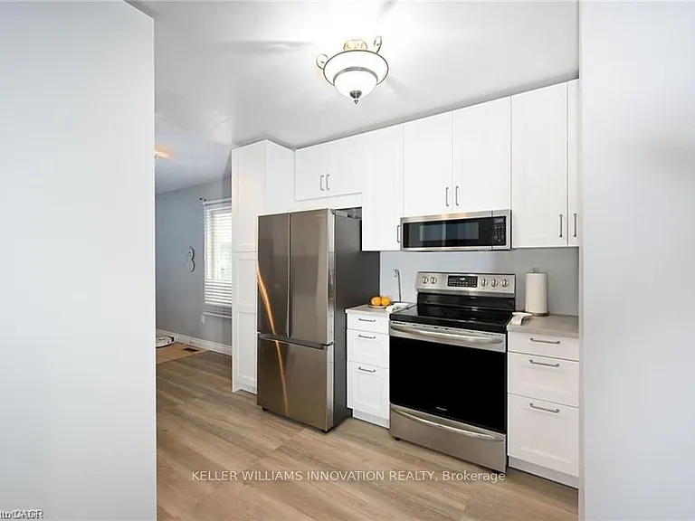 8 Buss Ct — Photo 3