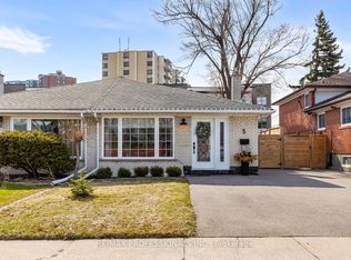 5 Birgitta Cres, Toronto, ON M9C 3W1