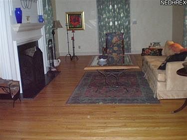 5th image of 98 Oriole Dr