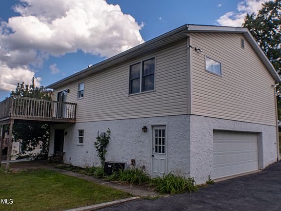 4th image of 808 Peachdale Ln