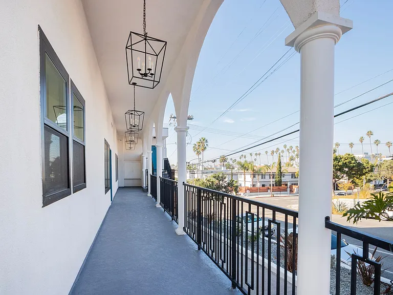 The Coastal Apartments — Photo 5