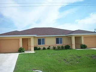 907 Chenault St — Photo 1