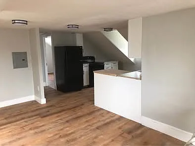 Building Photo - 138 Waite Ave #3