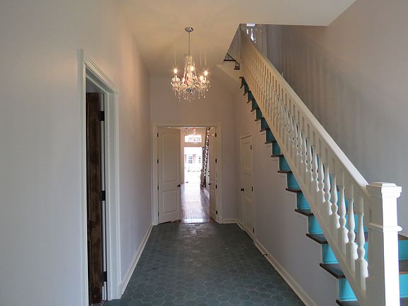 3rd image of 904 Scott St APT 6