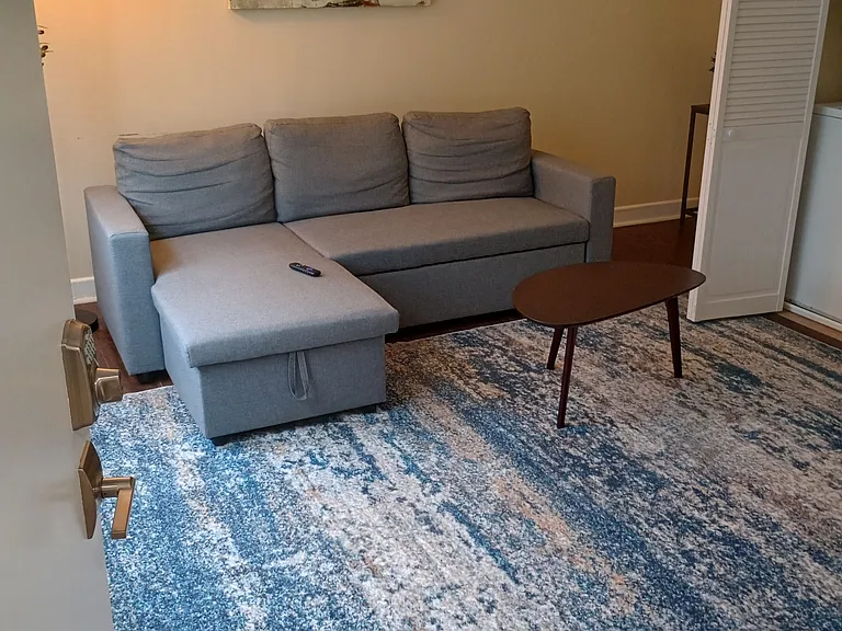 1222 18th Pl NE #3 — Photo 1