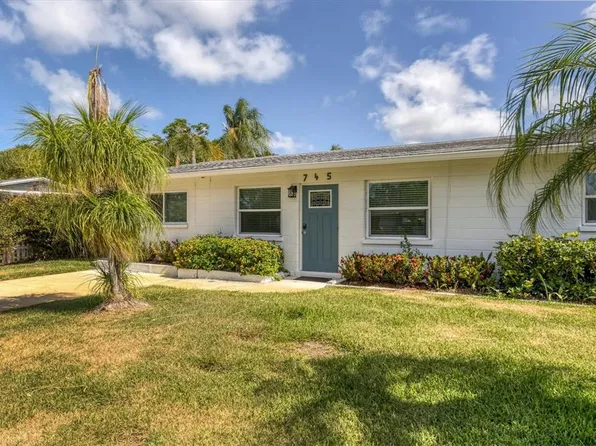 745 Pineland Ave, Venice, FL 34285