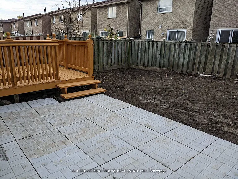 90 Appleby Cres #UL — Photo 26
