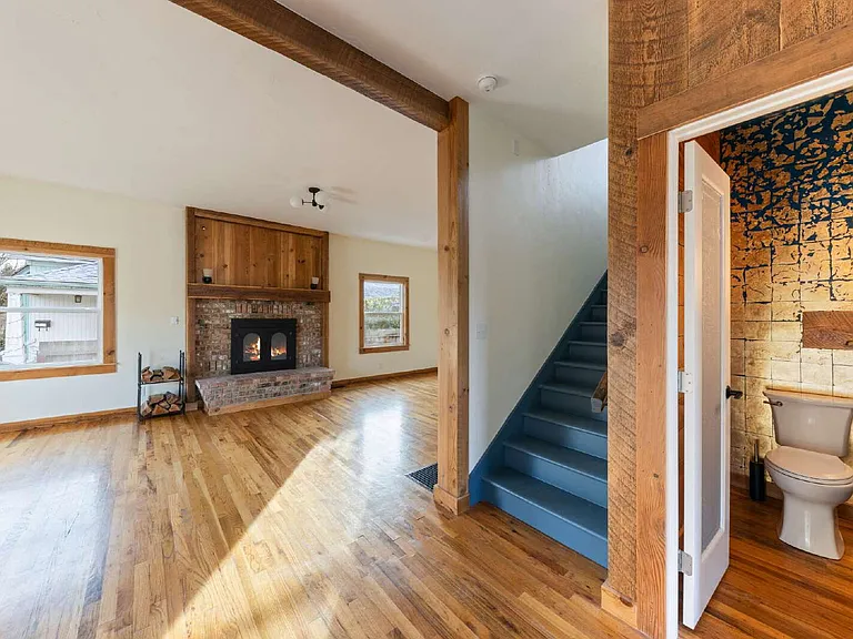 315 SE Davis St — Photo 4