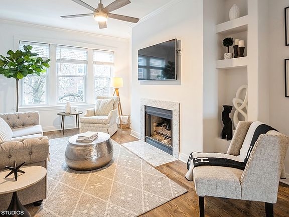 4th image of 3515 N Lakewood Ave #2