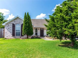 2750 Holly Pl, Springdale, AR 72764