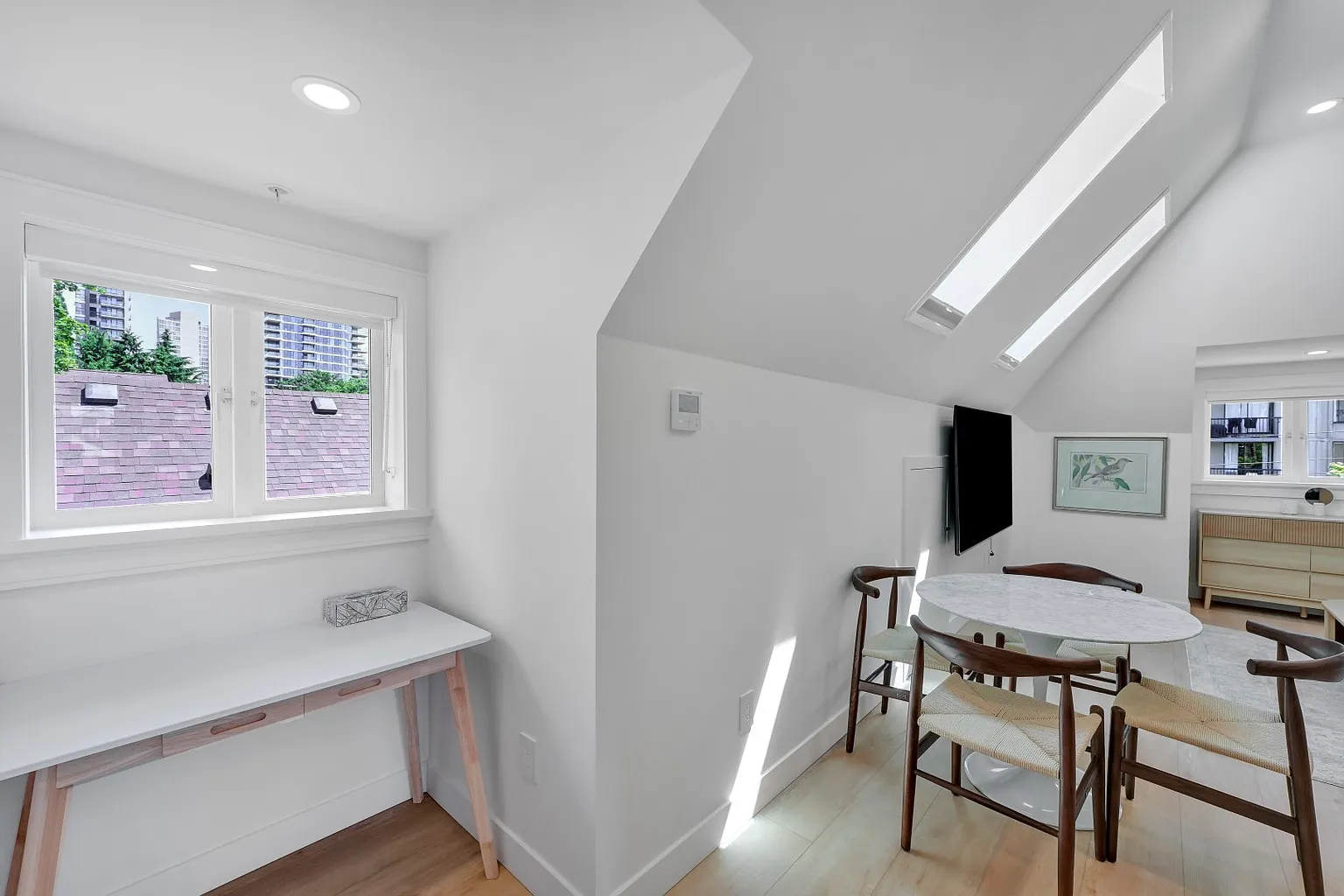 957 Nicola St #201 photo 1