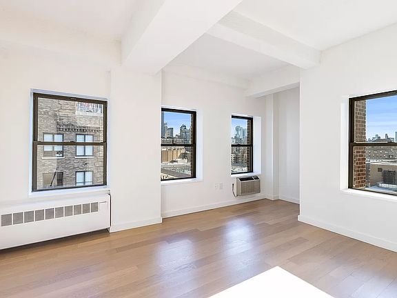 4th image of 360 W 34th St APT 14P
