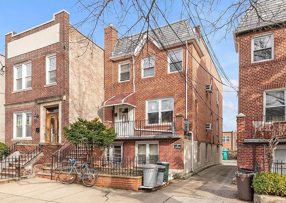 1st image of 2549 42nd St