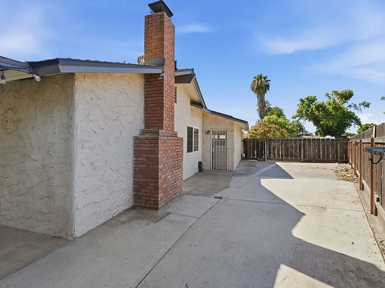 952 W Raymond Rd — Photo 19