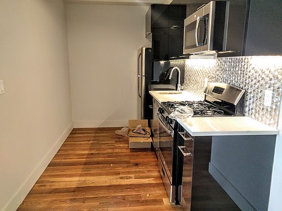 2nd image of 880 Dekalb Ave #603KF
