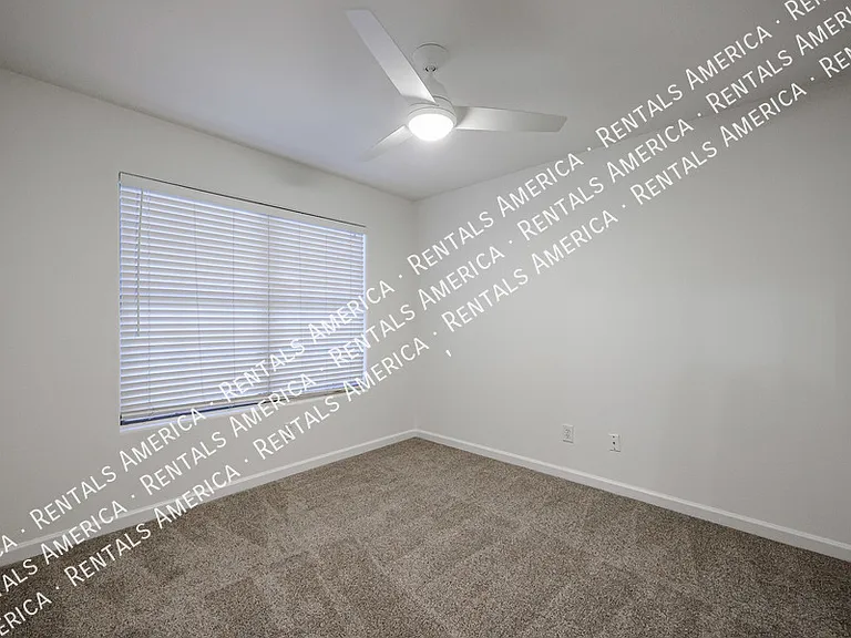 2276 S Bahama Dr — Photo 23