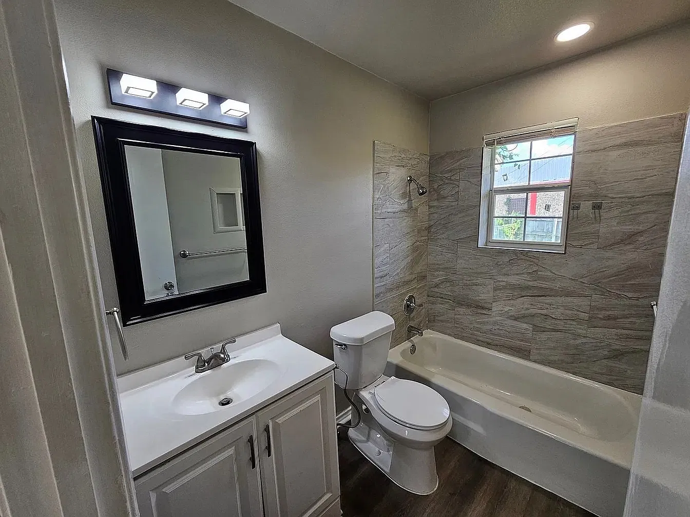 2 bed, 790 sqft, $1,400 — Photo 3