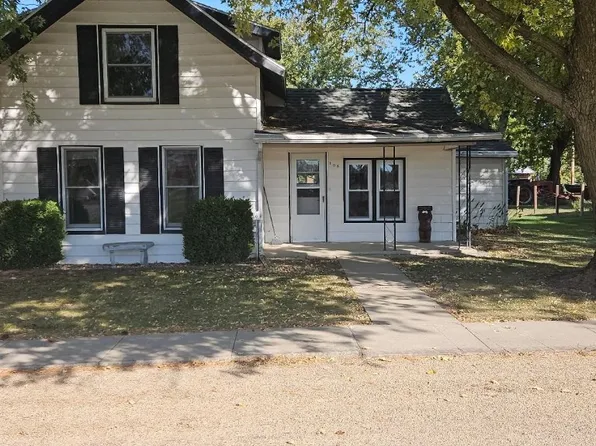 108 Iowa St NW, Blairstown, IA 52209
