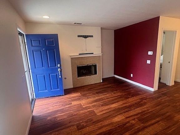 4th image of 221 Valley Station Cir
