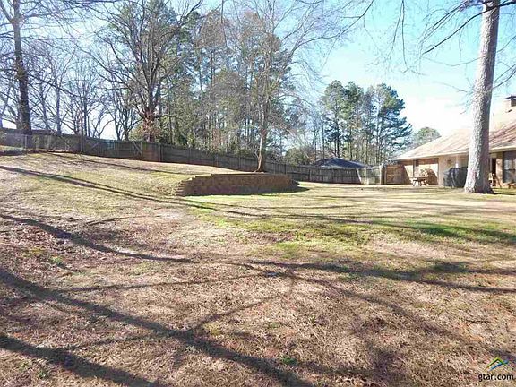 5th image of 213 Robinwood Dr