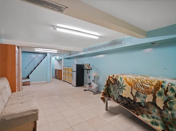 1728 West 2nd Street image 11 of 18