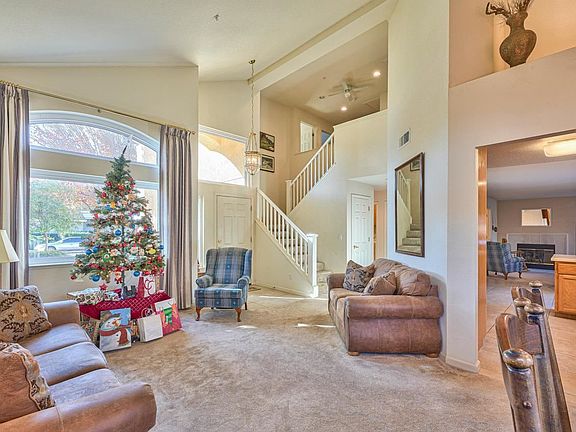 4th image of 1528 Champagne Way