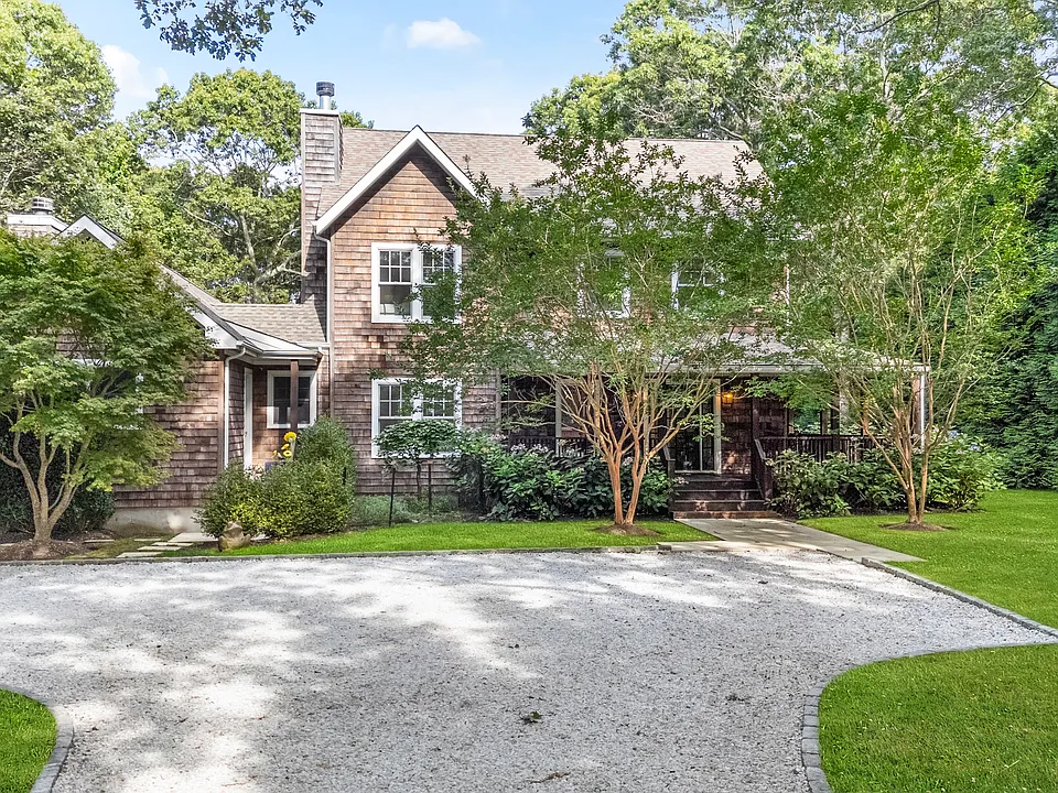 22 W Gate Rd