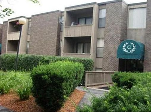 1st image of 26E Shrewsbury Green Dr