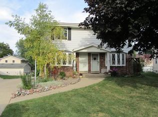 4325 W Tesch Ave, Milwaukee, WI 53220