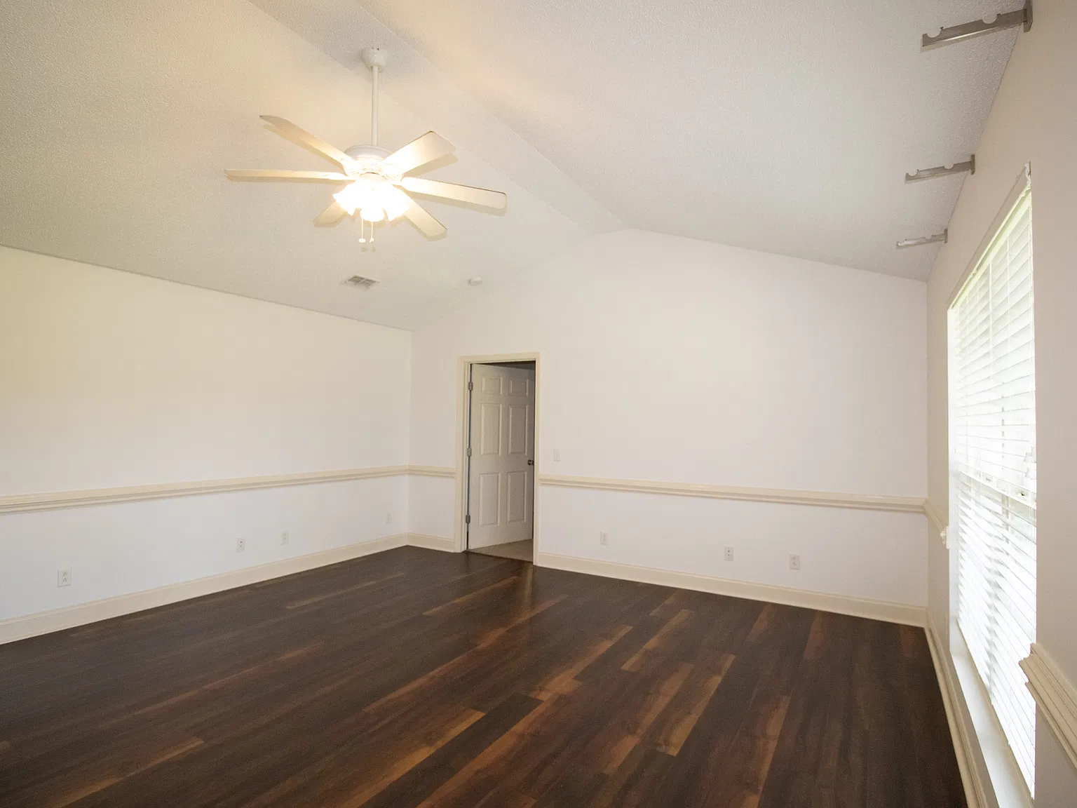 2309 Oakridge Lane - 1 — Photo 3